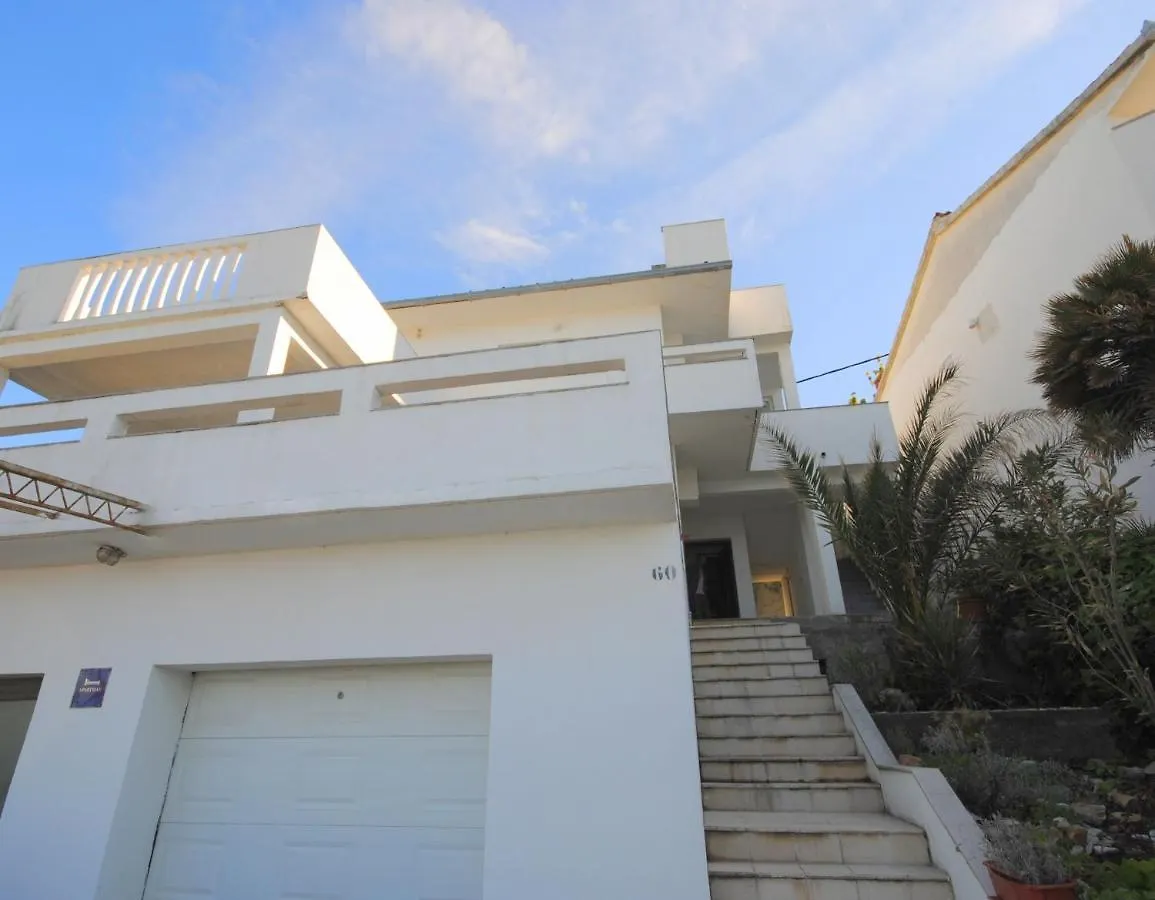 Apartments By The Sea Arbanija, Ciovo - 11514  트로기르