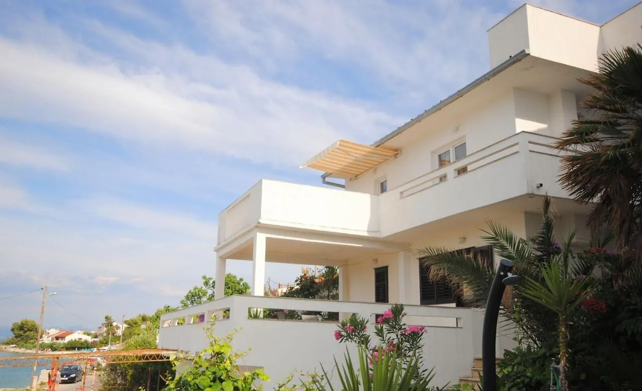 Apartments By The Sea Arbanija, Ciovo - 11514
