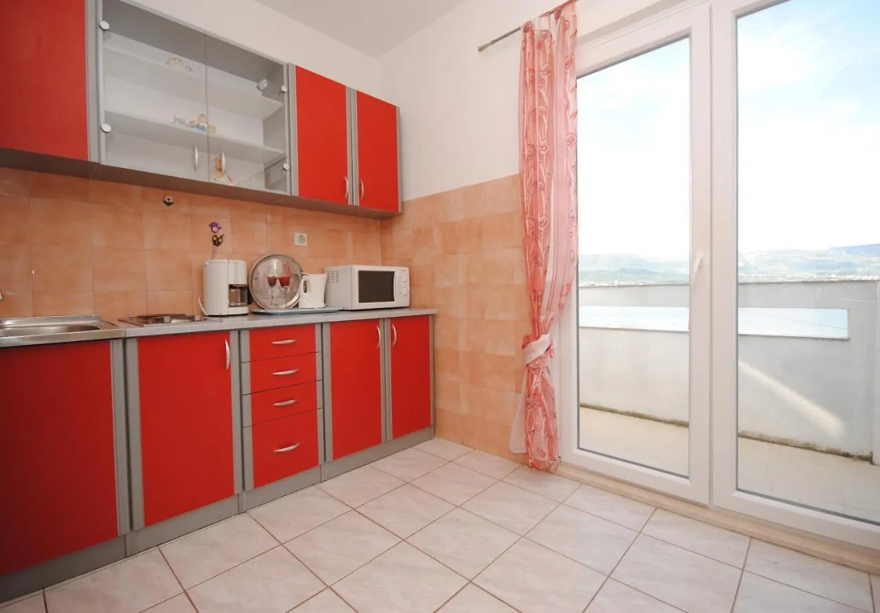 Apartments By The Sea Arbanija, Ciovo - 11514  트로기르